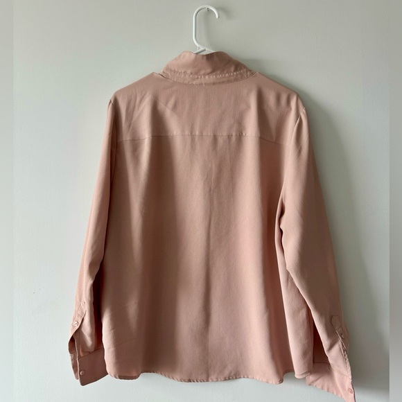 H&M Long Sleeve Shirt, Lightweight Button Down Shirt - Picture 5 of 5